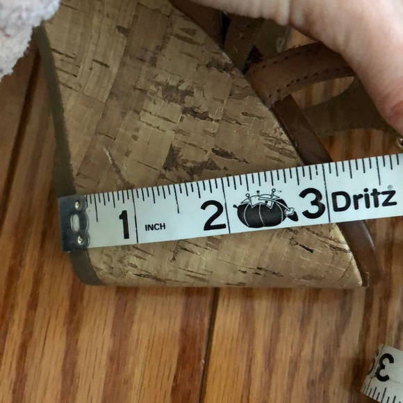 Sz 6 Kelly & Katie wedge sandal in excellent shape - Picture 7 of 8